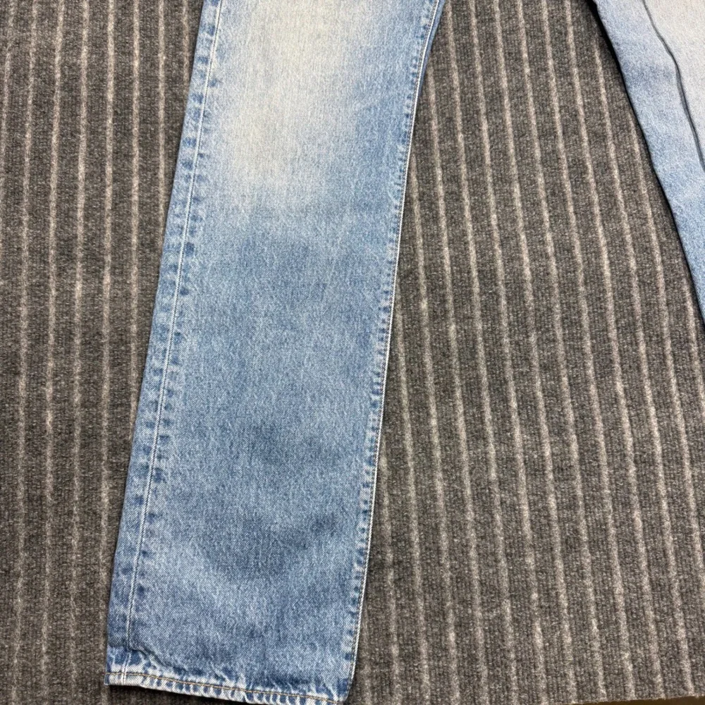 Levis 501 Original Fit Jeans 32x36 Blue Excellent Light Wash Button Fly (2187)